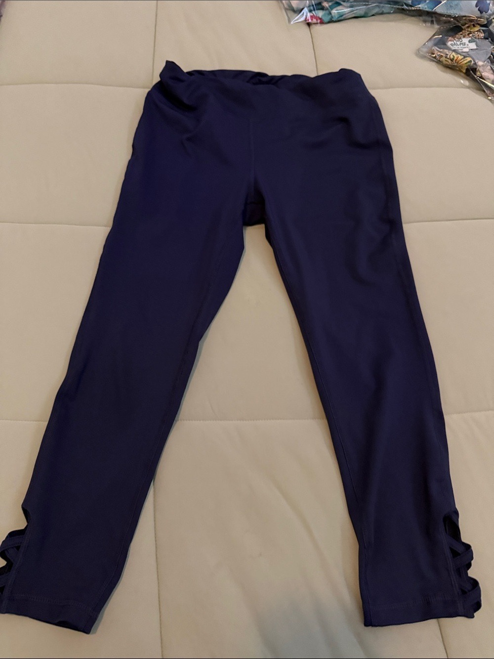 #0172 Brisas Navy Capri Leggings Women’s Small Criss Cross Hem Activewear Small